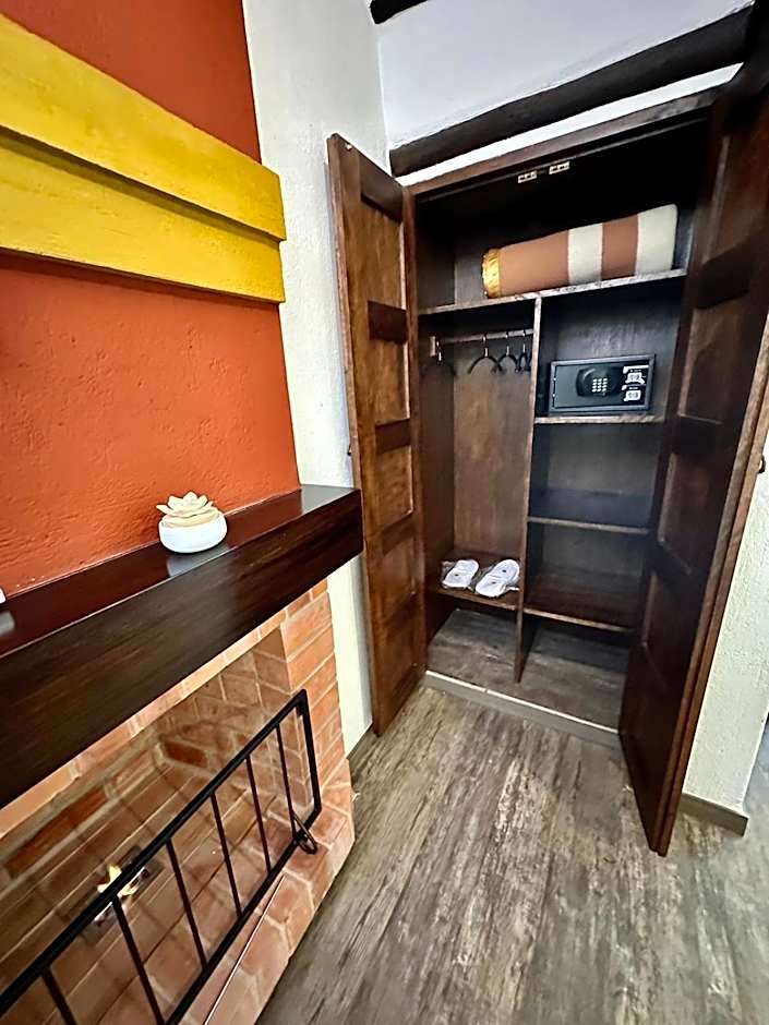 Deluxe 2 Beds - Image 3