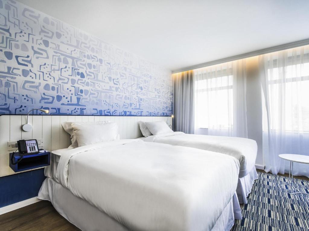 Superior Room with Two Single Beds - Image 1