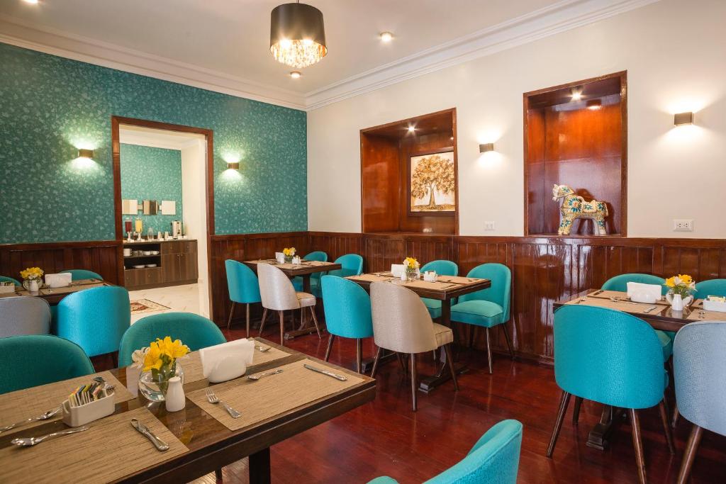 Sacha Hotel